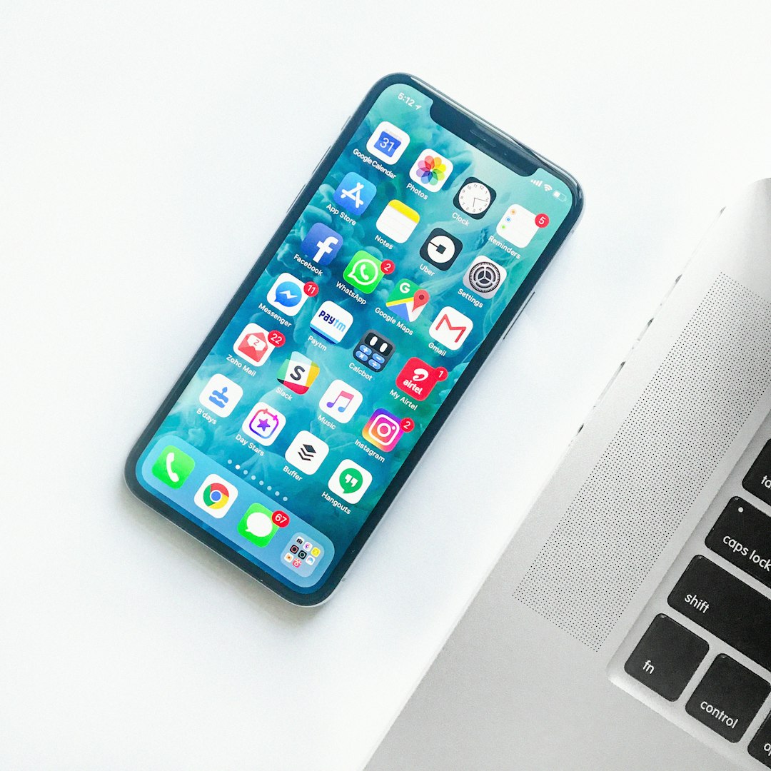 smartphone-640x480-17037191.jpeg