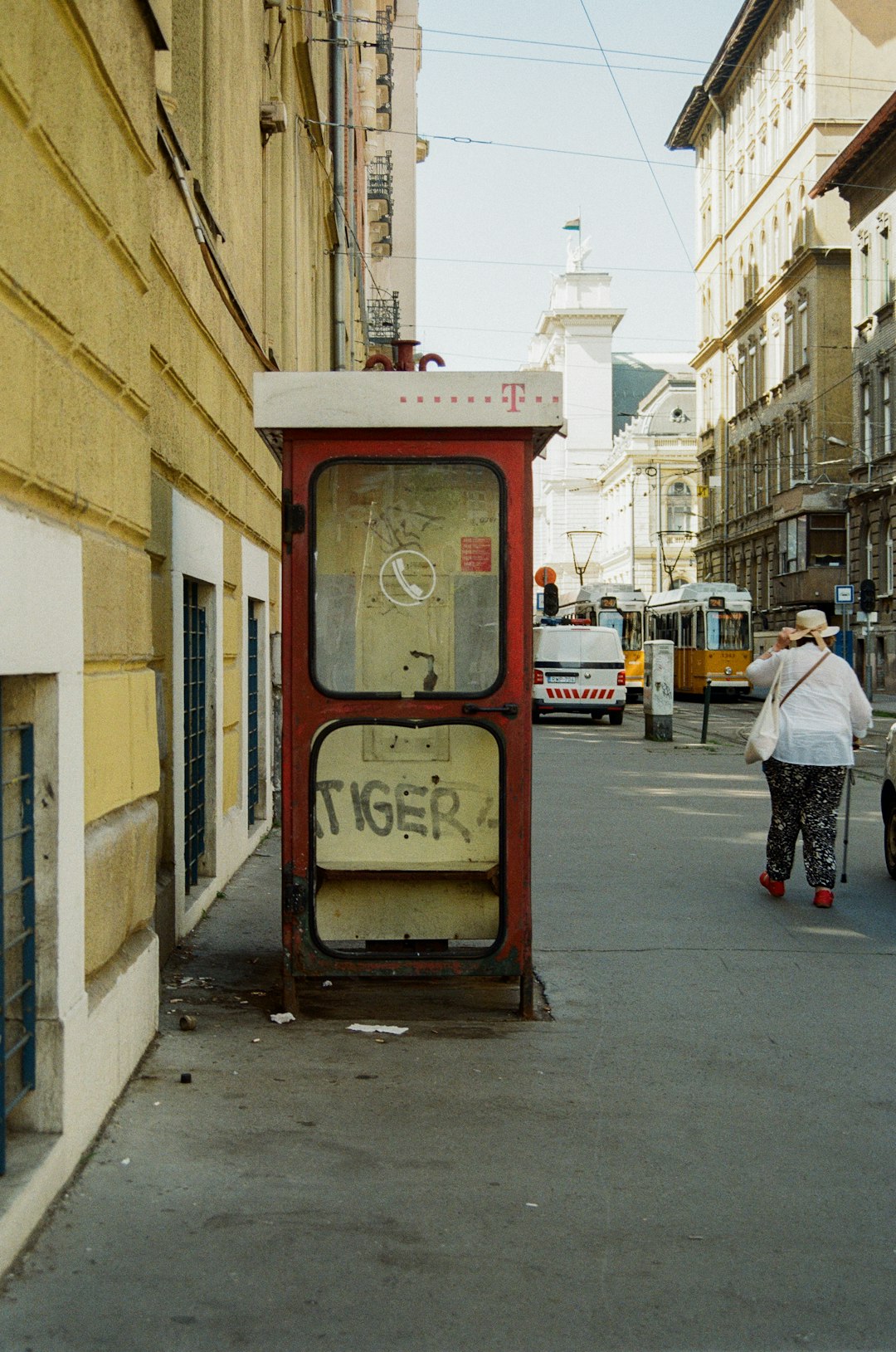 telemarketer)